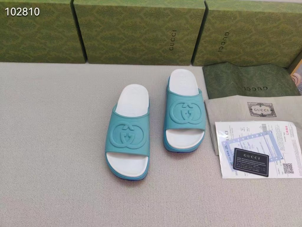 Gucci Women's interlocking double G slippers