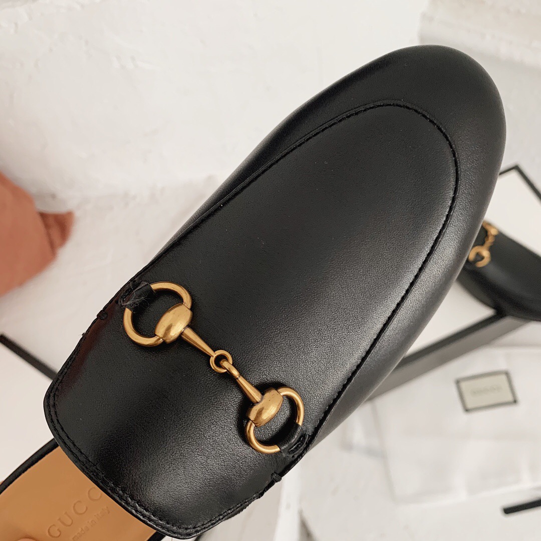 GUCCI Pullover slippers