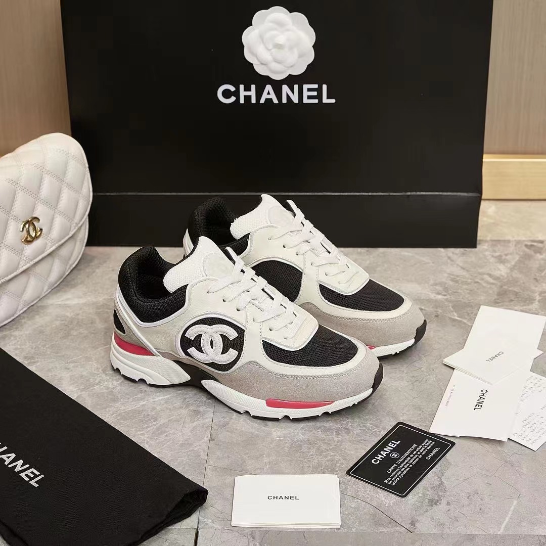 CHANEL Sneakers