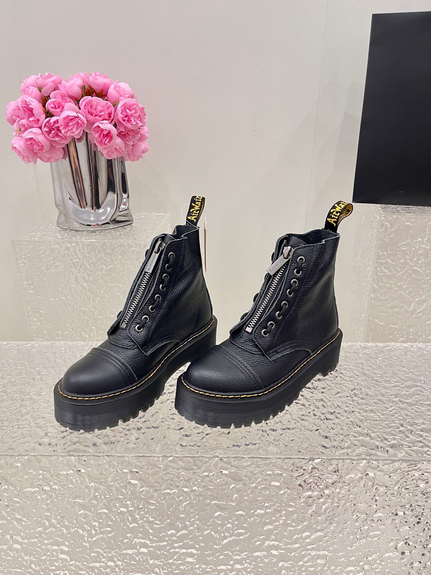 Dr.Martens Boots
