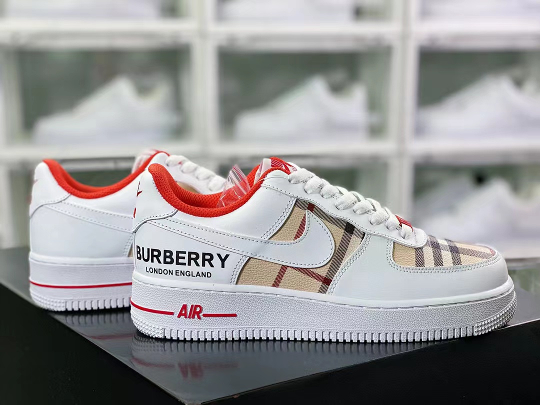 BURBERRY & NIKE Sneakers