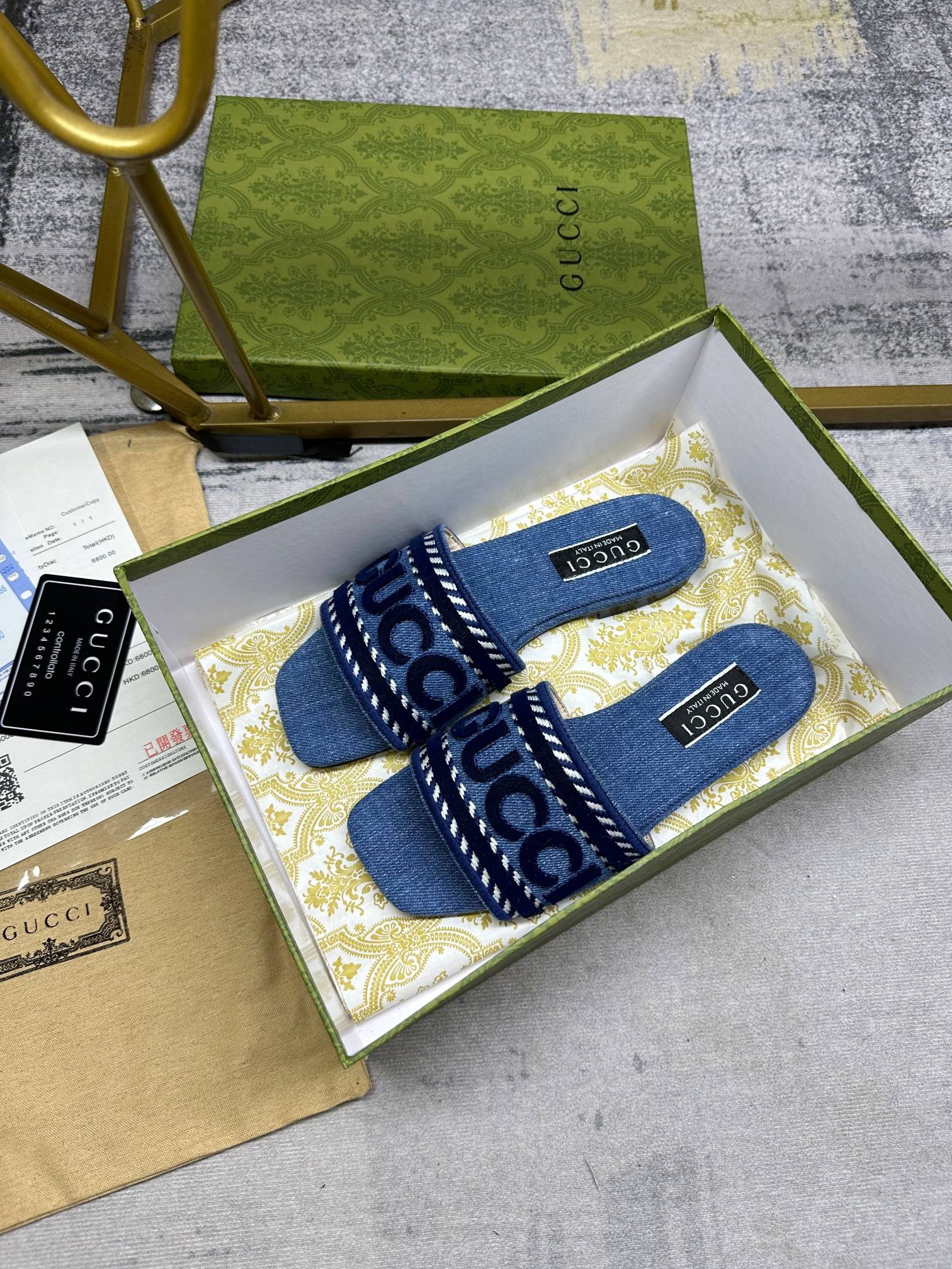 GUCCI Embellished handwritten flip-flops for women