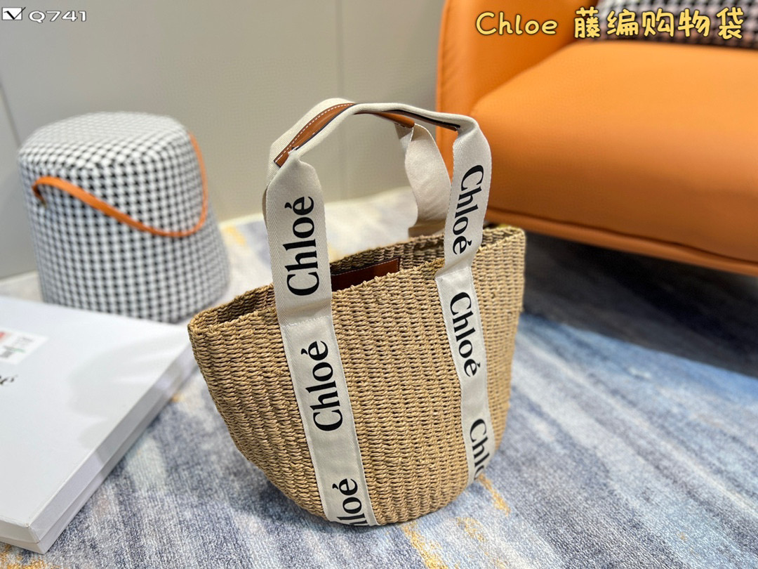 Chloé WOODY carrying bag