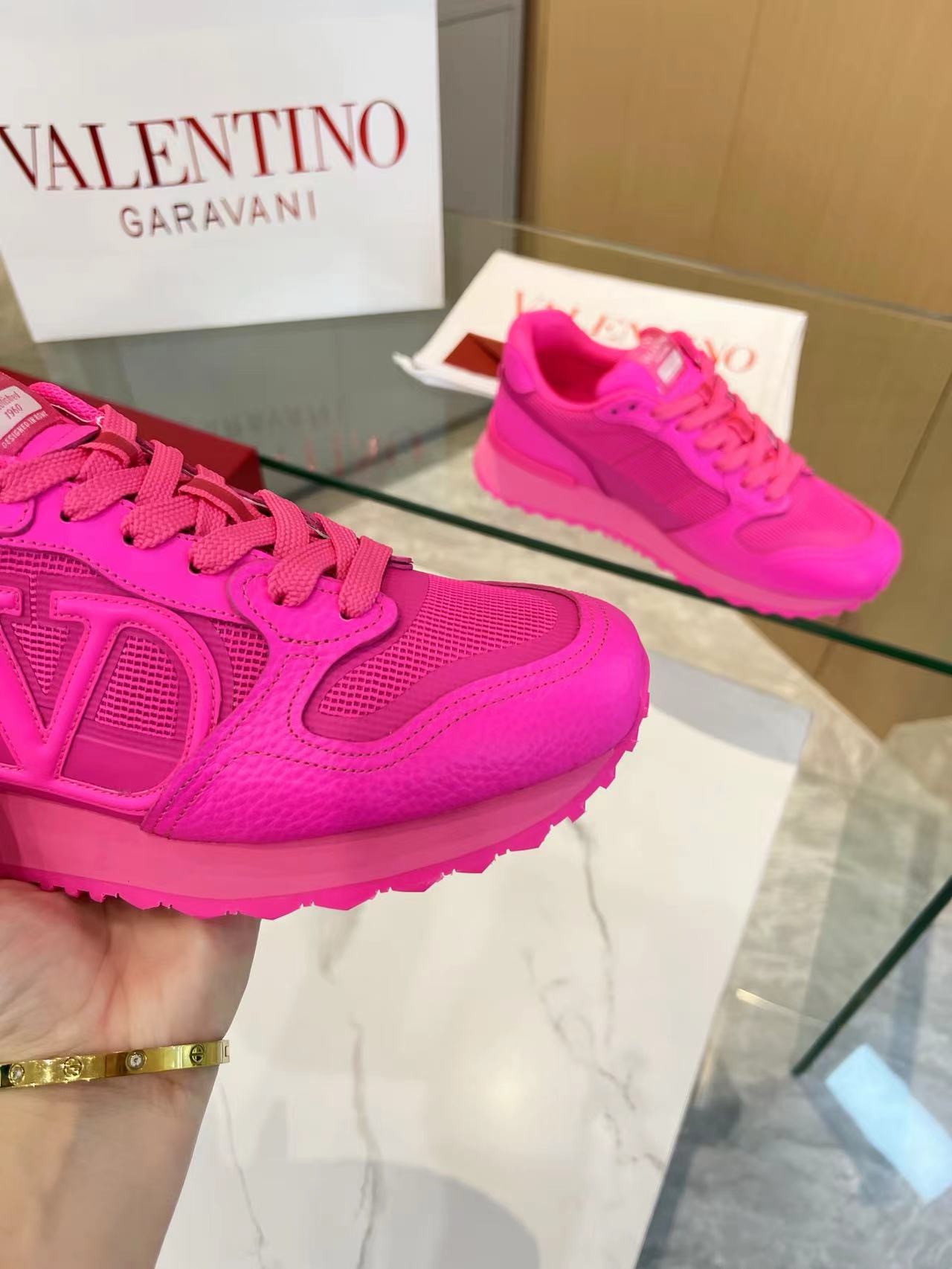 VALENTINO Sneakers