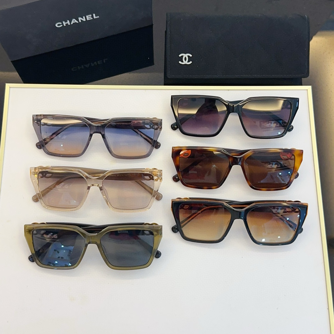 CHANEL Sunglasses