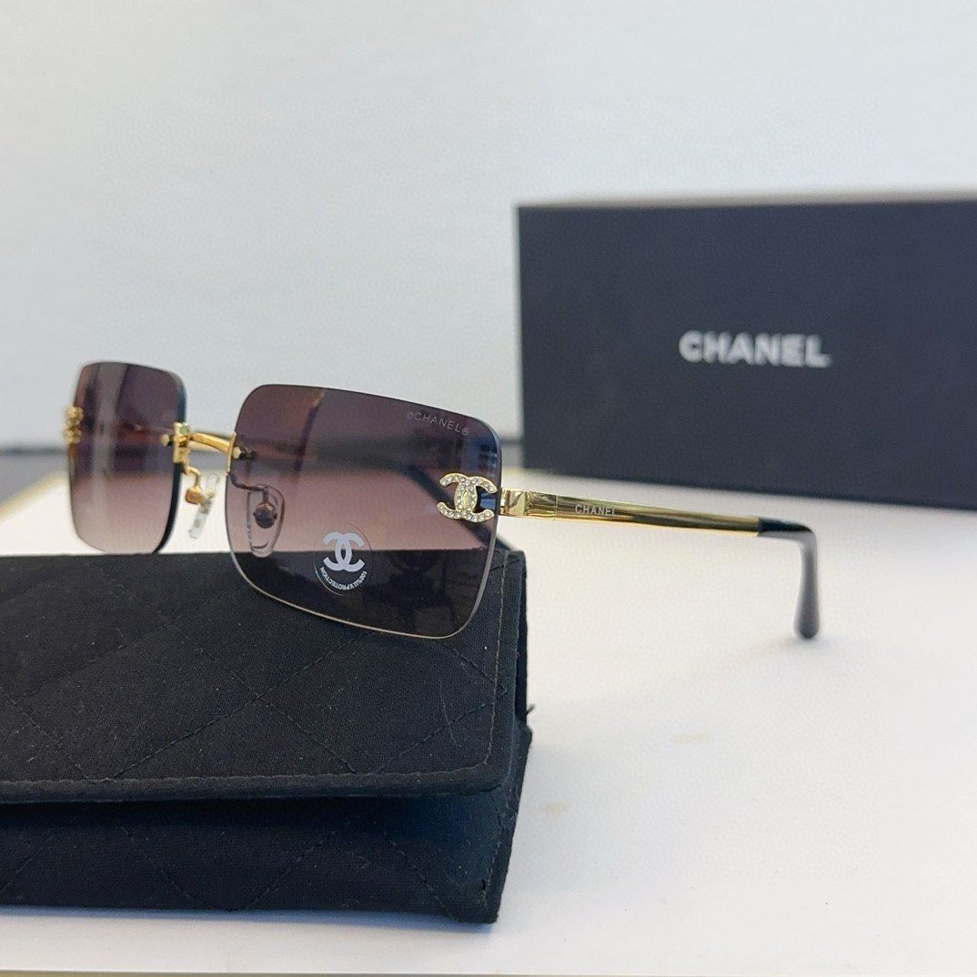 CHANEL Sunglasses