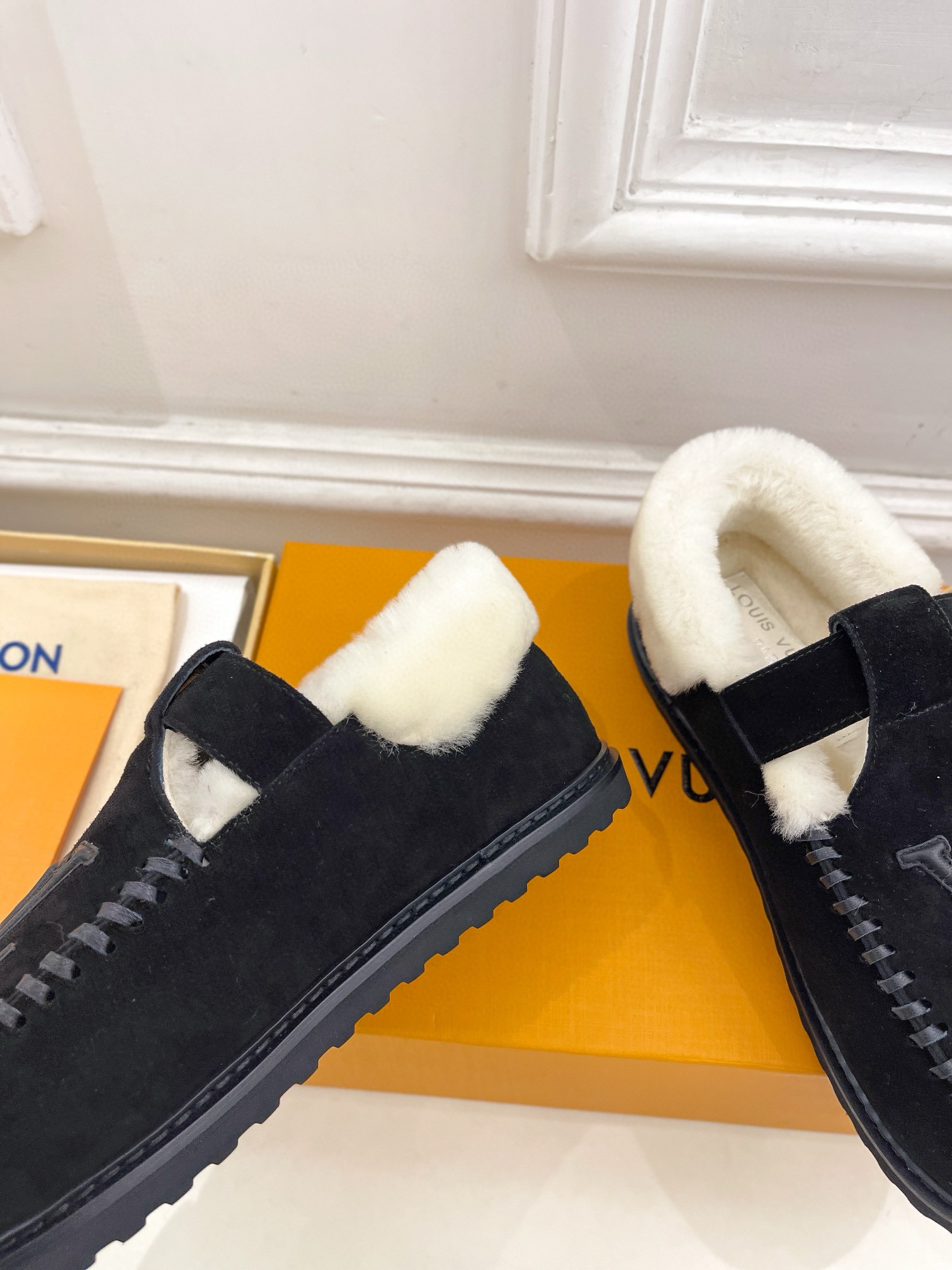 LV wool shoes