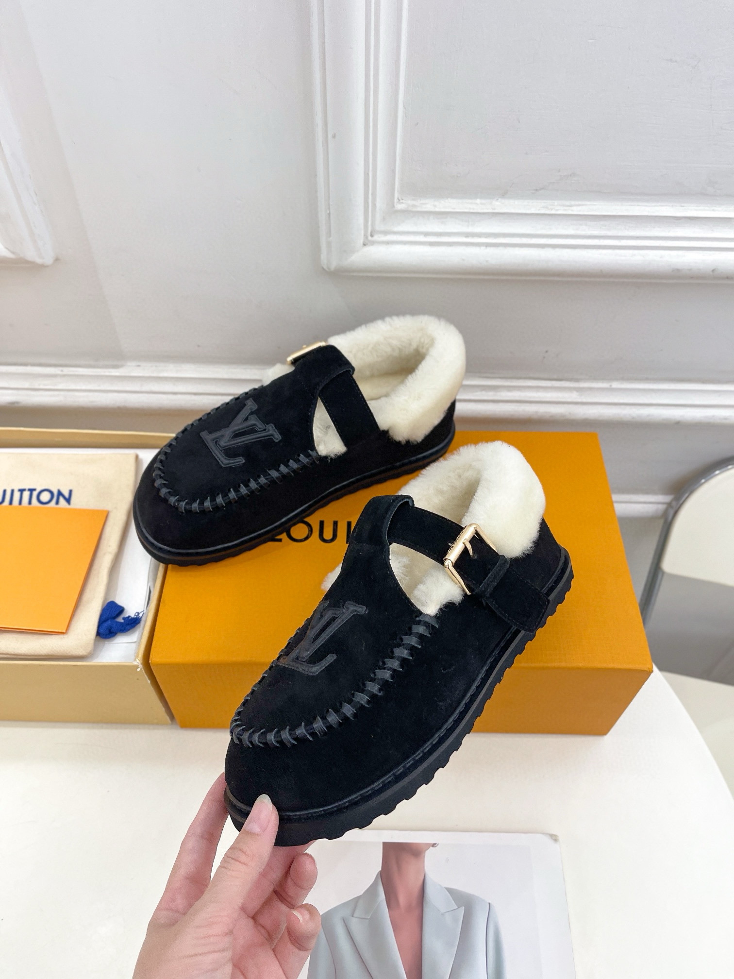 LV wool shoes