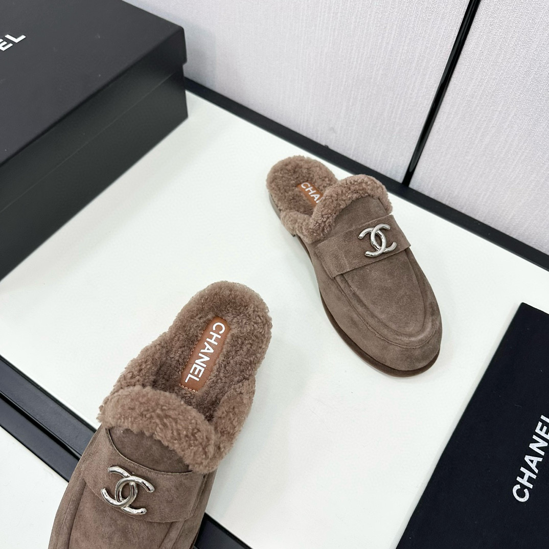 CHANEL Wool  Slippers