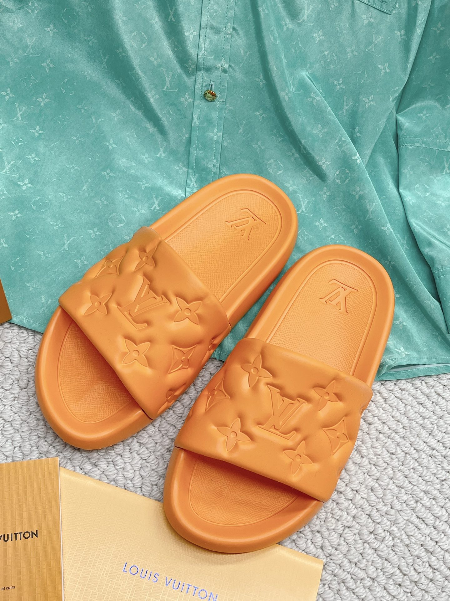 LOUIS VUITTON SLIDES