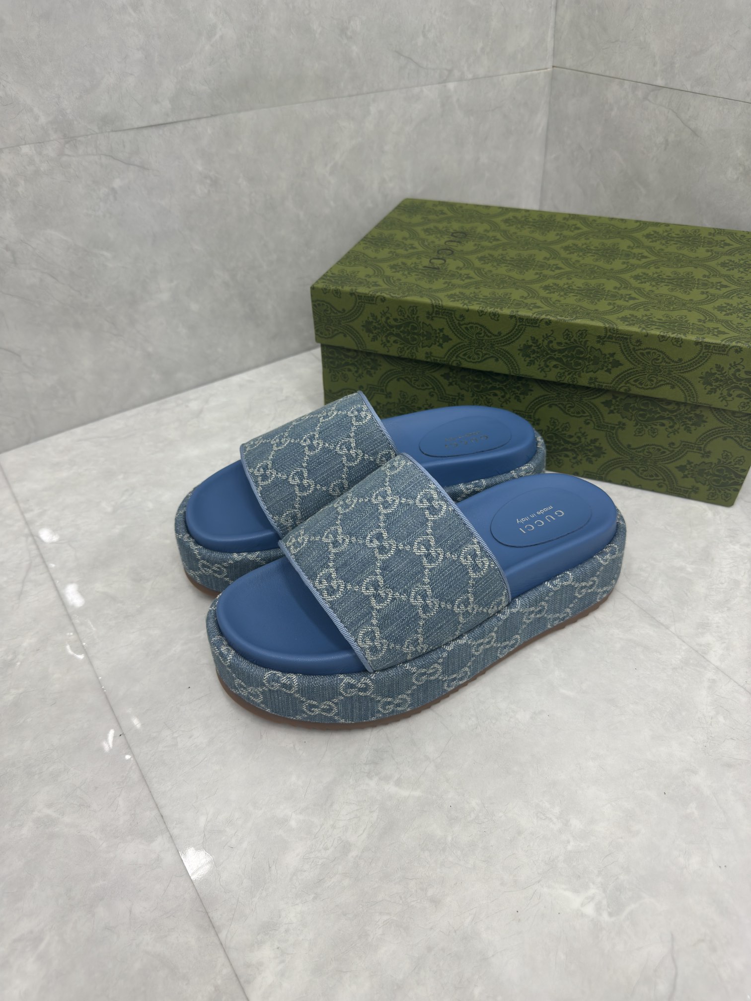 GUCCI GG Thick Soled Slippers