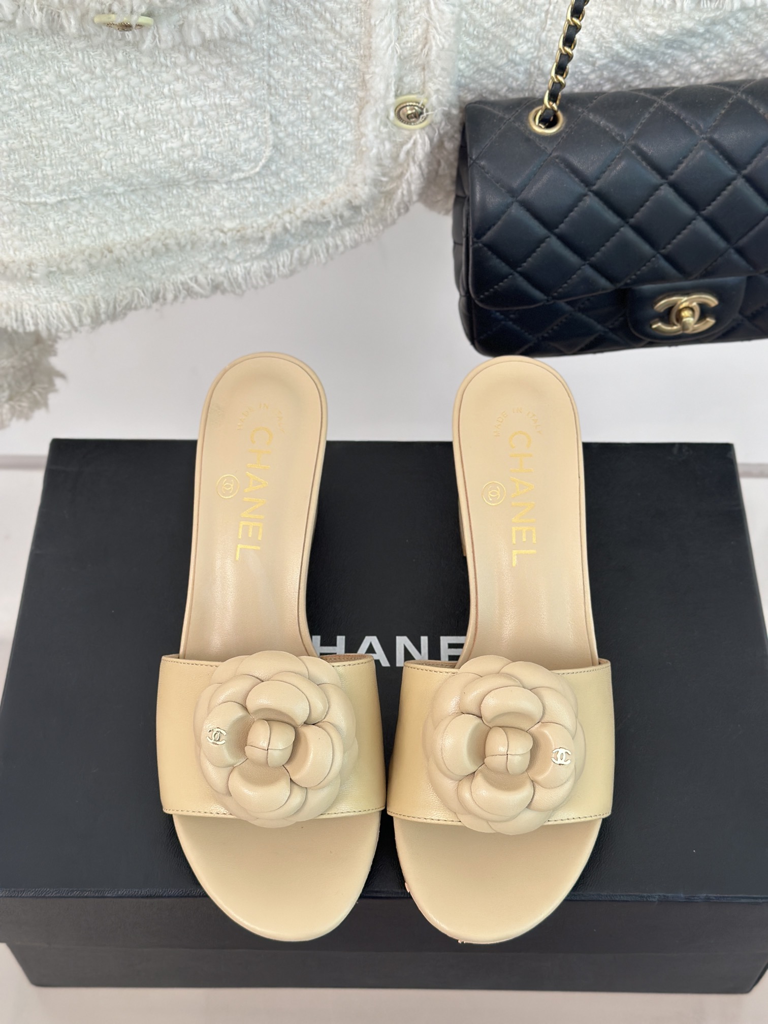 CHANEL SLIDES