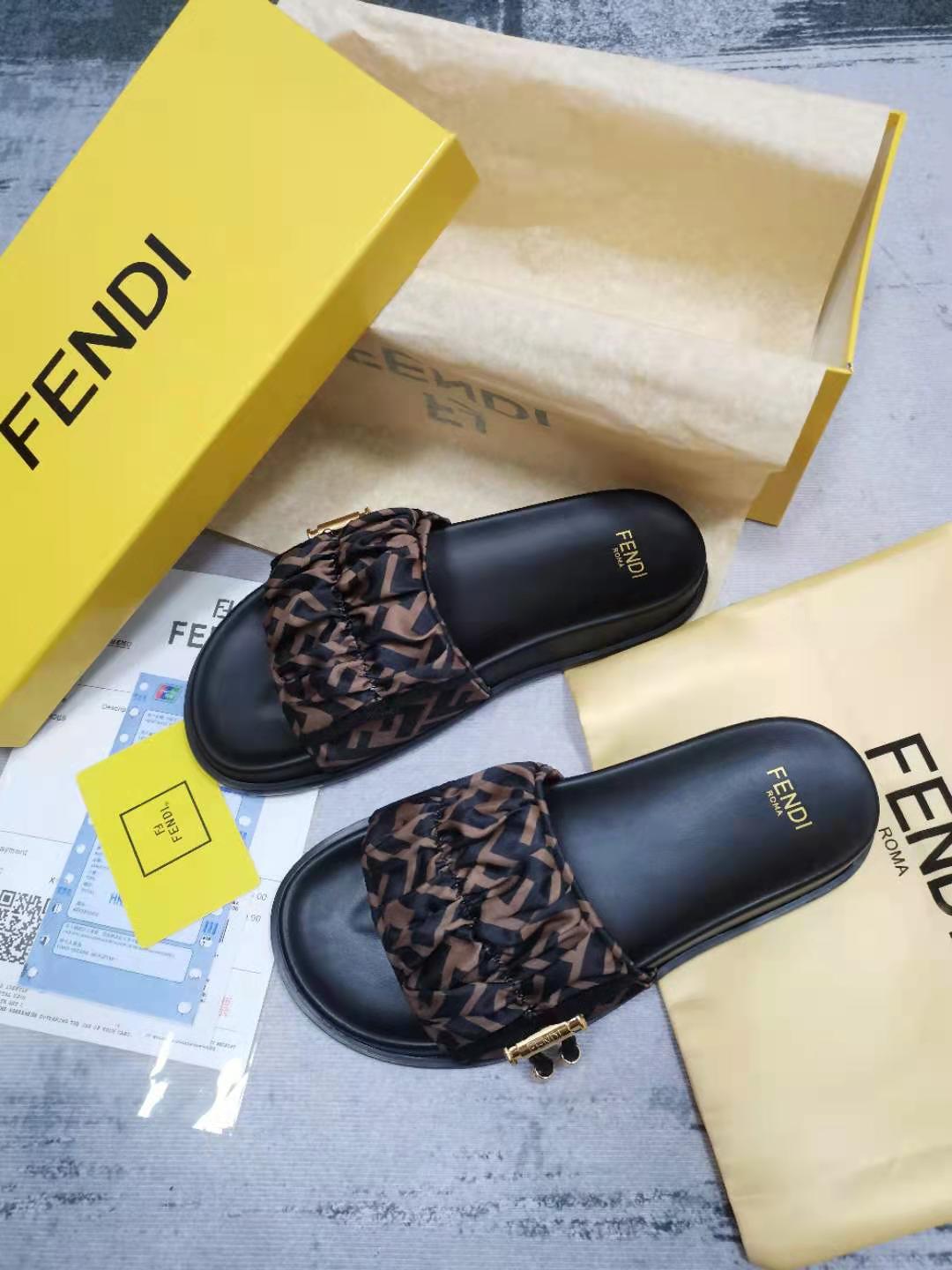FENDI SLIDES