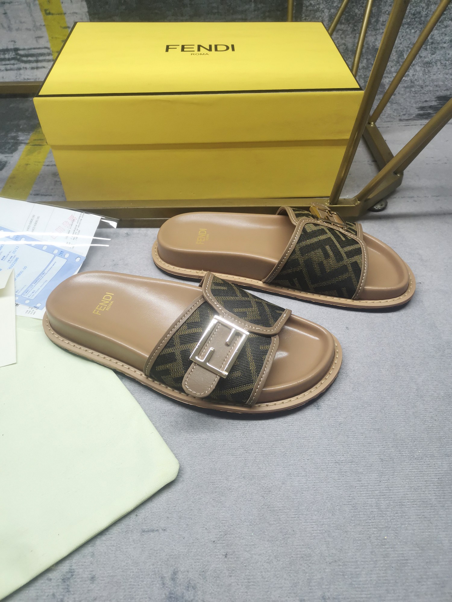 FENDI SLIDES