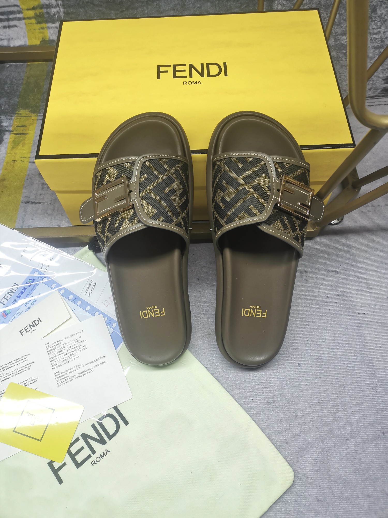 FENDI SLIDES