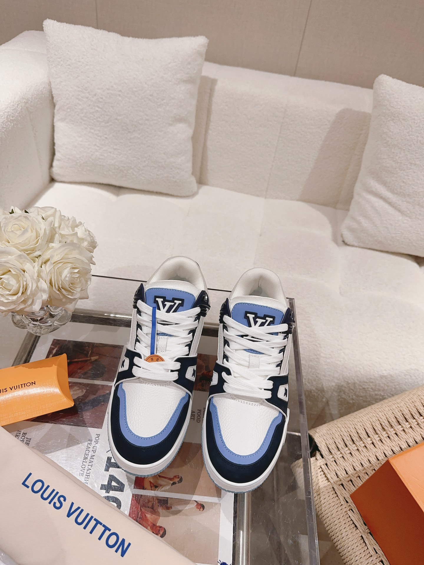 LOUIS VUITTON SNEAKERS