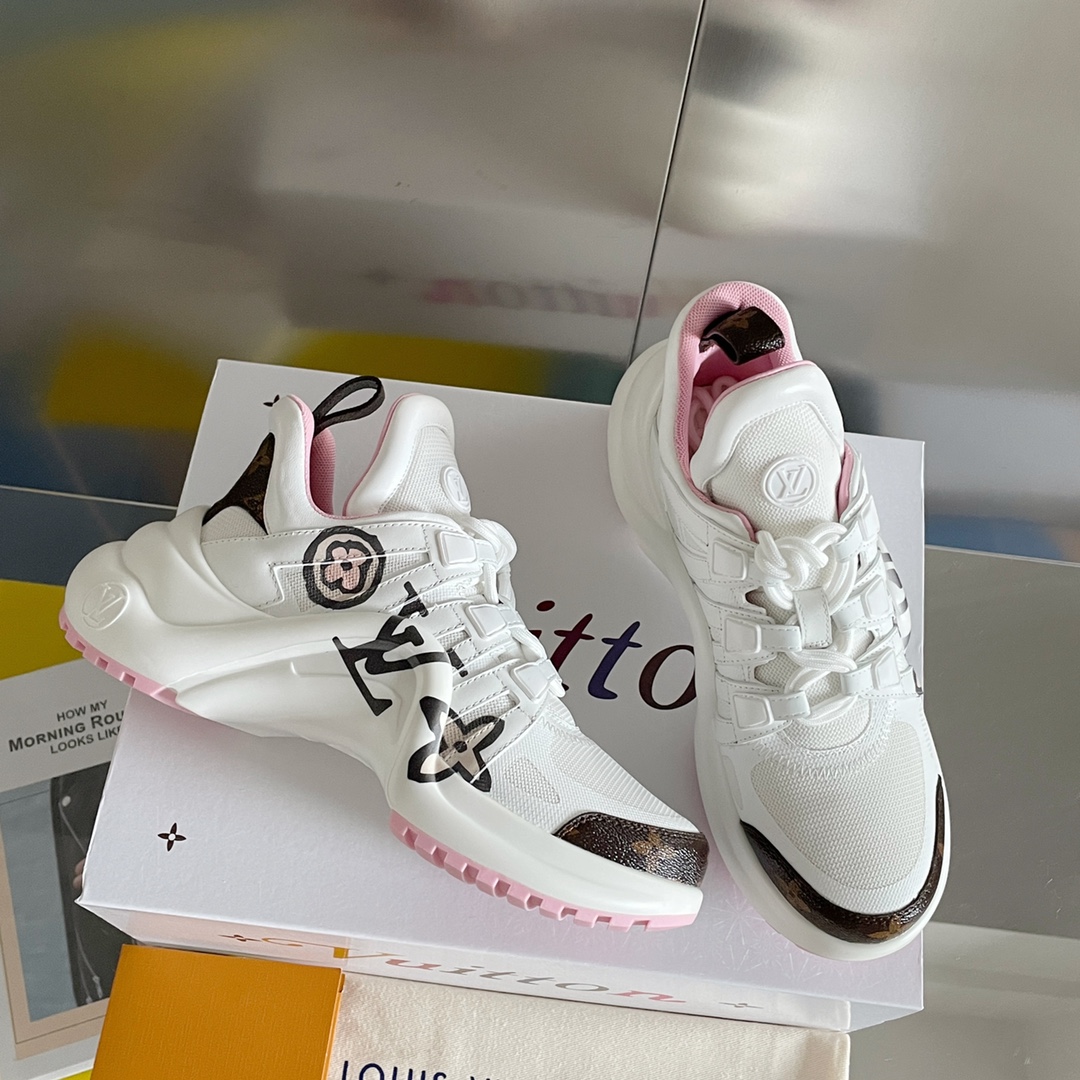 LOUIS VUITTON SNEAKERS