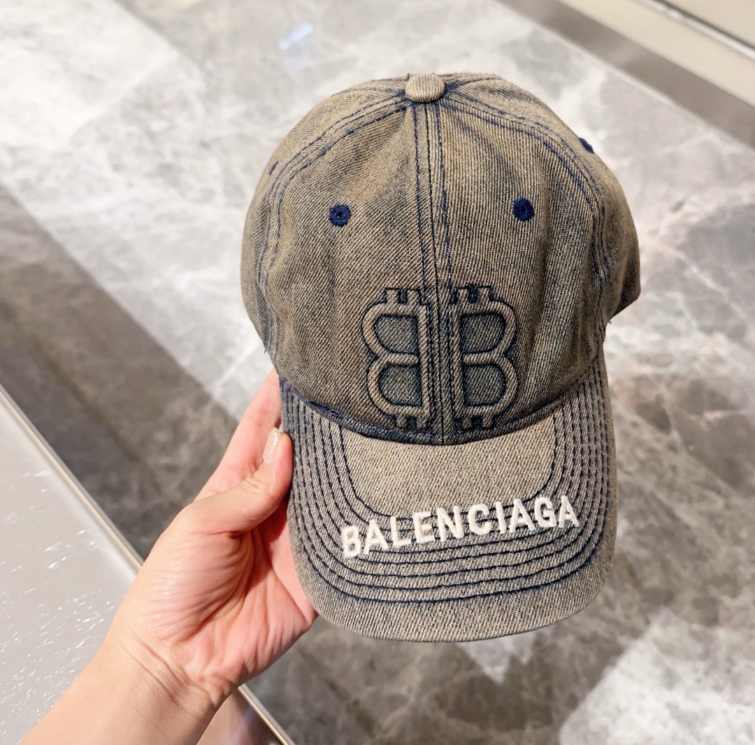 Balenciaga baseball cap