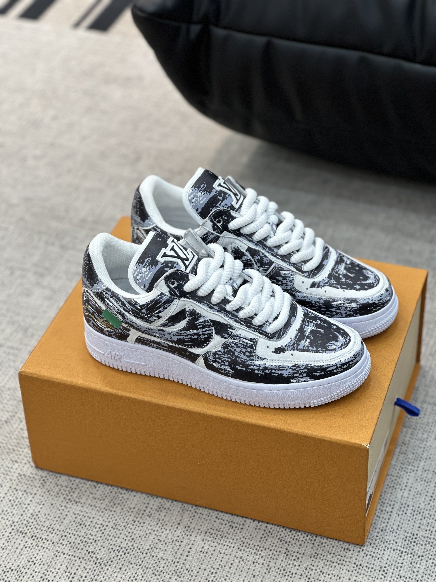 LV x nike low-top casual sneakers