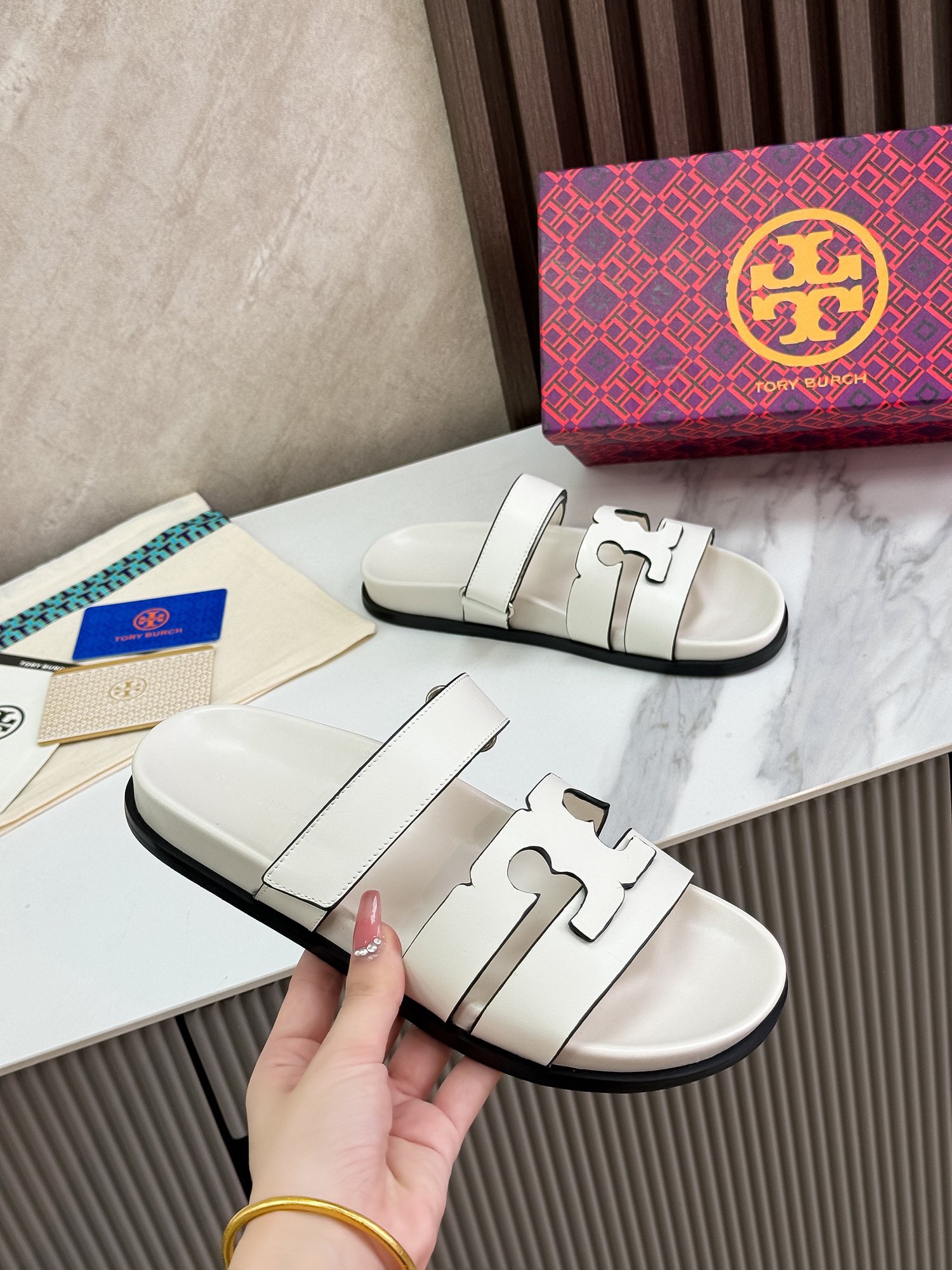 TORY BURCH Sandals