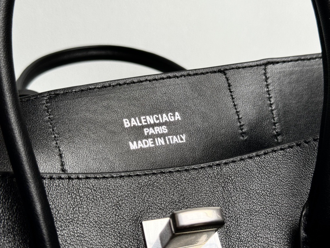 BALENCIAGA Bel Air Bag
