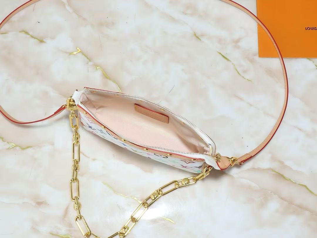 LV & TM Pochette Bags 22cm