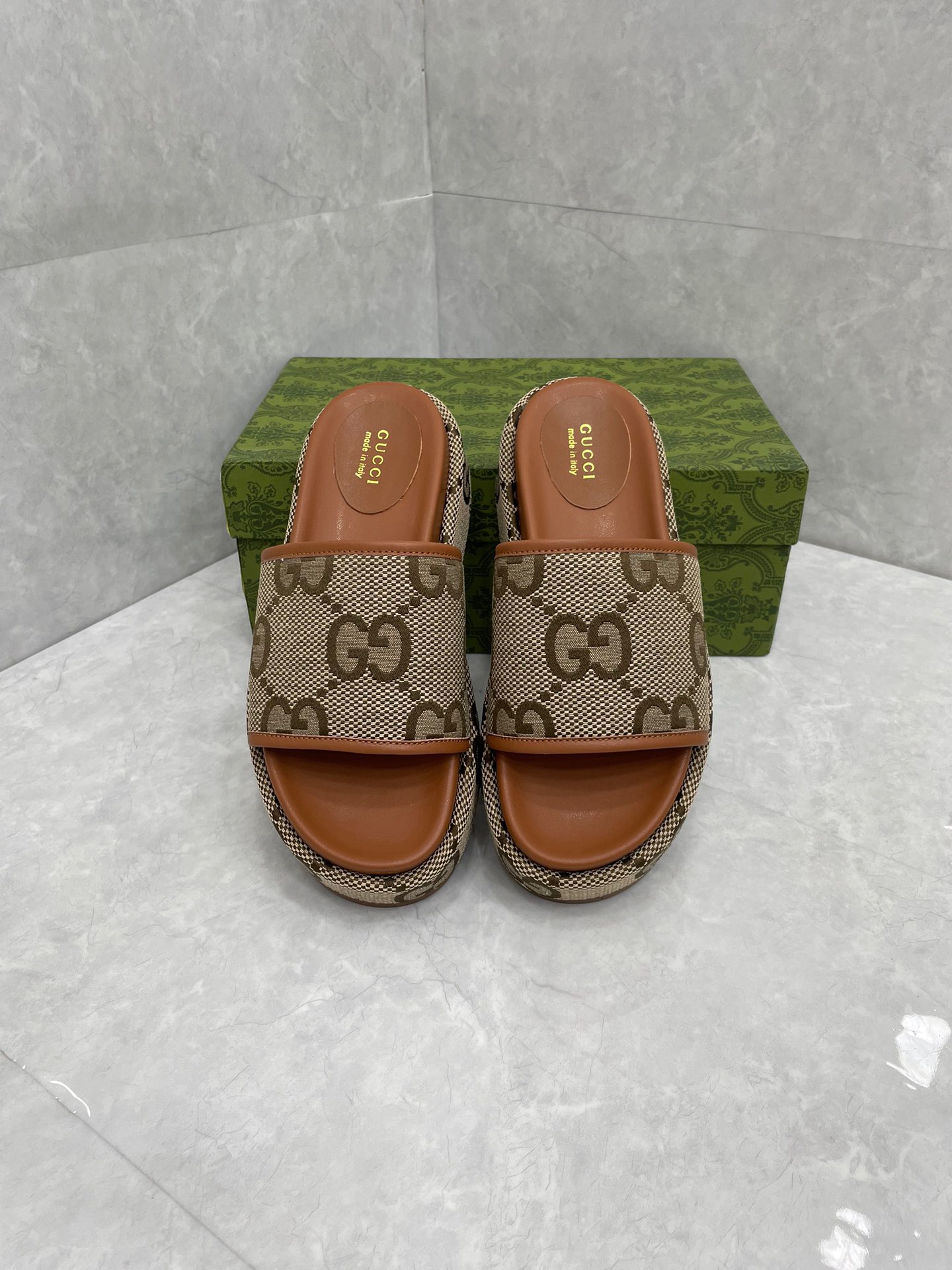 GUCCI Decorated with super double G pattern women's table slippers
