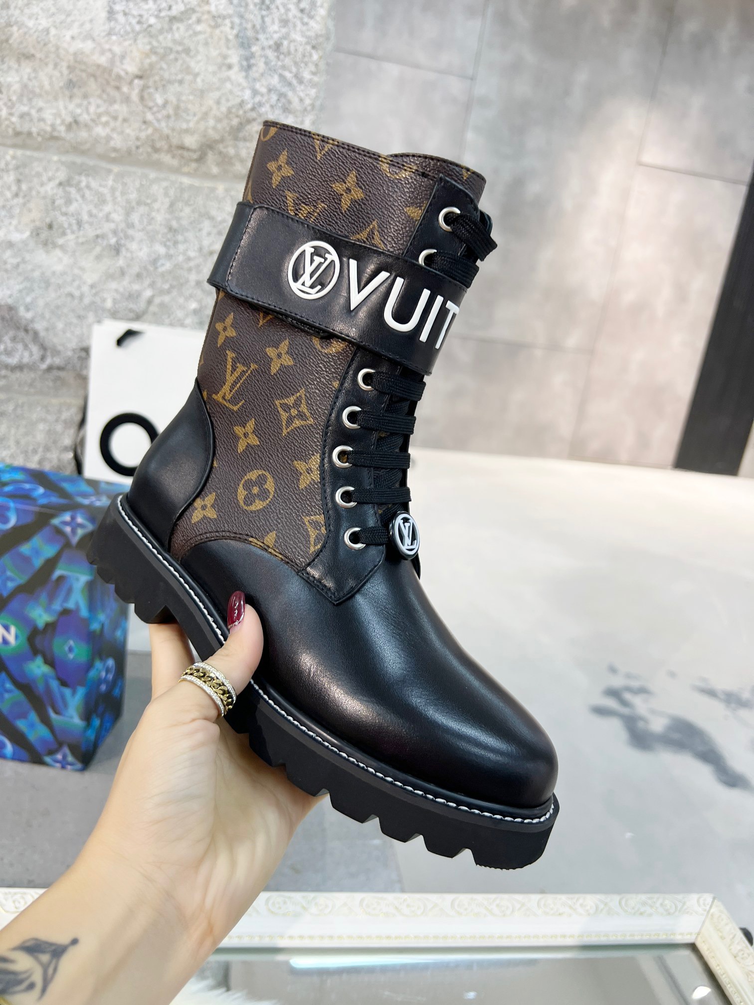 LV BOOTS