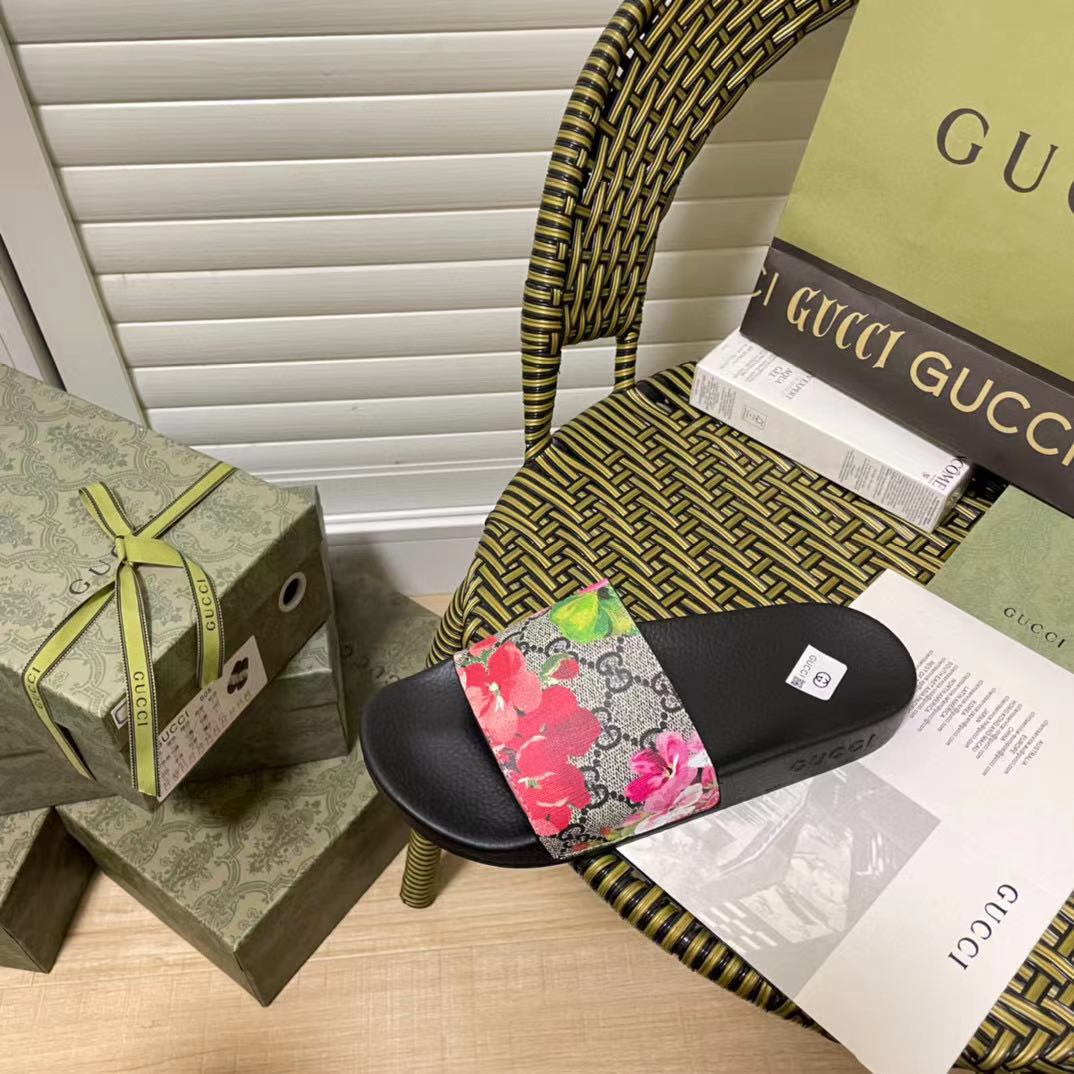 GUCCI slides