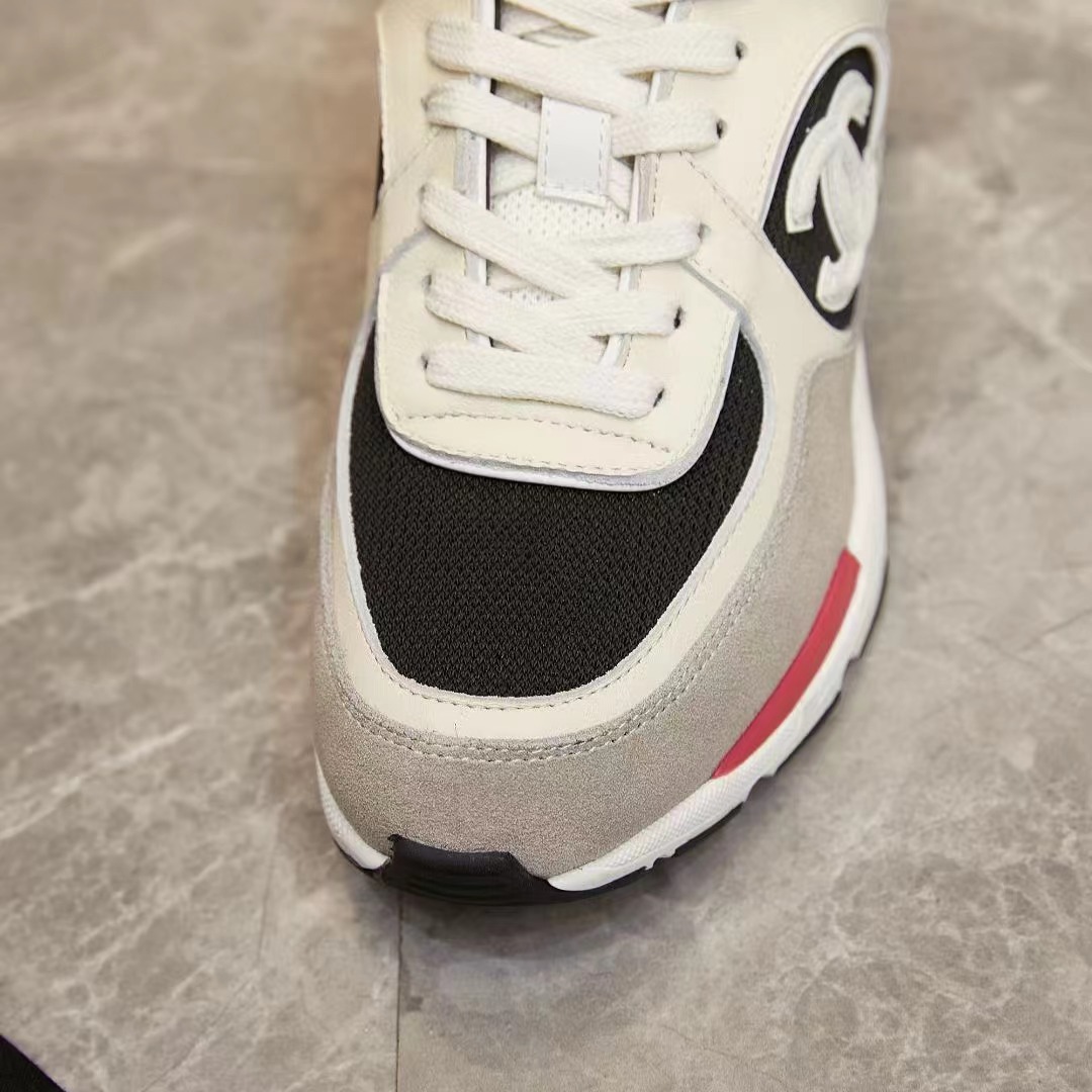 CHANEL Sneakers