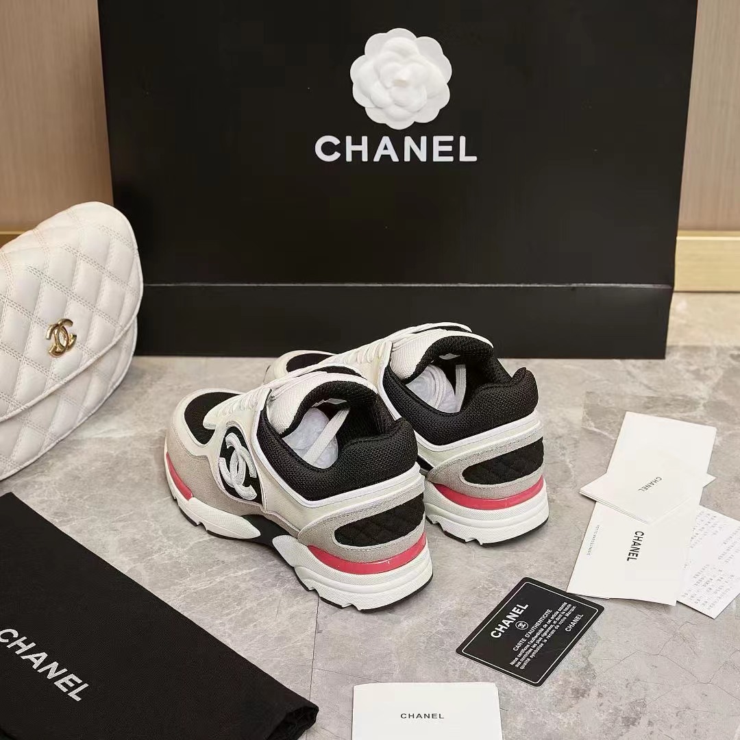 CHANEL Sneakers