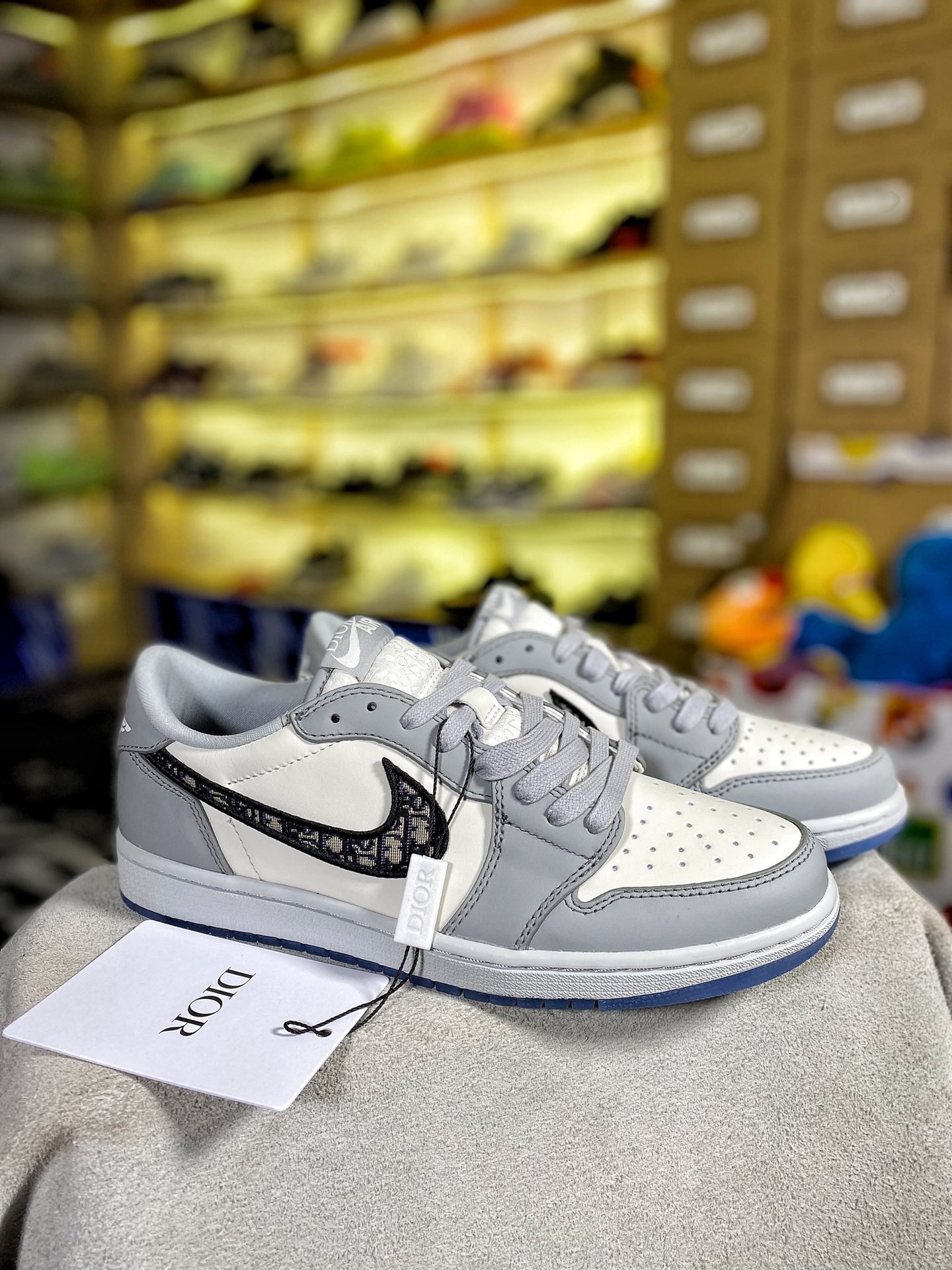 AIR JORDAN & DIOR Sneakers