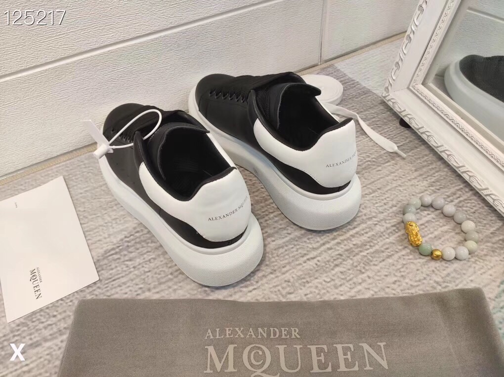 ALEXANDER McQUEEN Sneakers