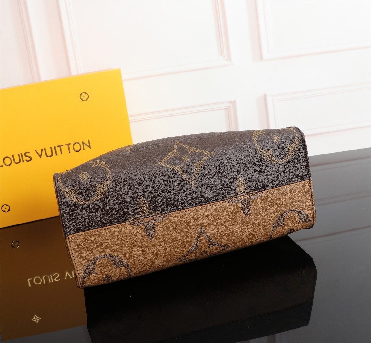 LV ONTHEGO Handbag