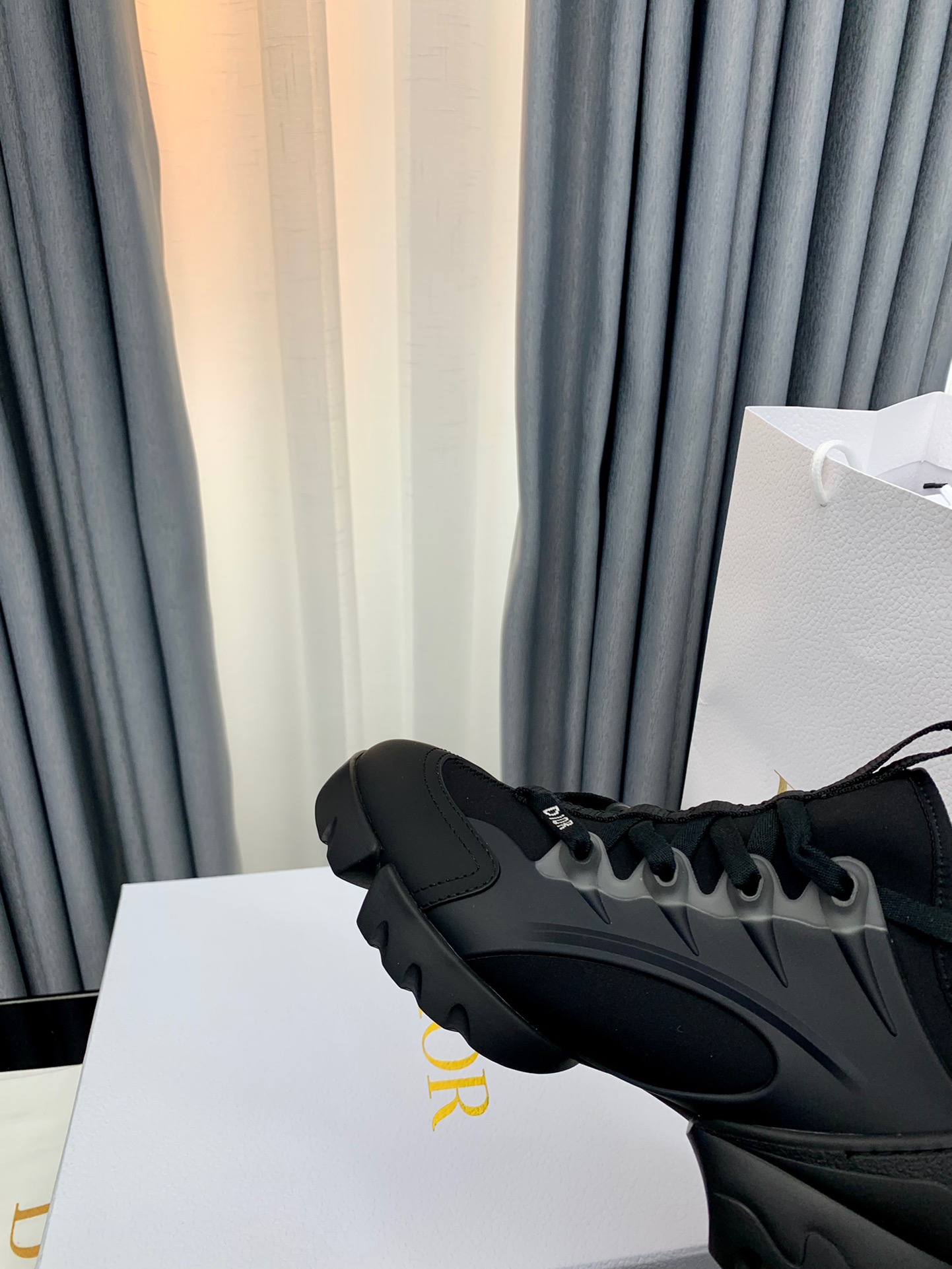 DIOR D-CONNECT Sneakers