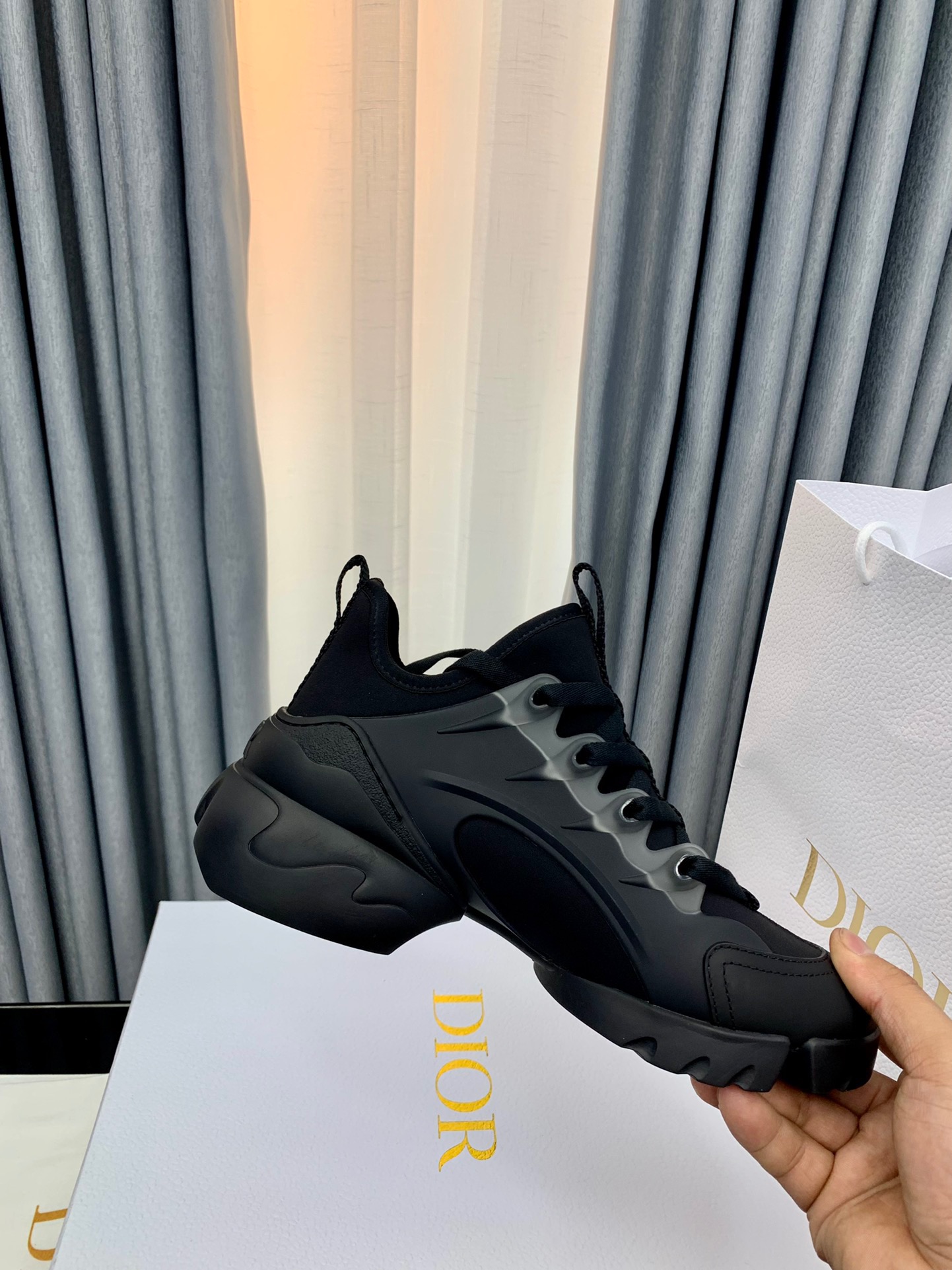 DIOR D-CONNECT Sneakers