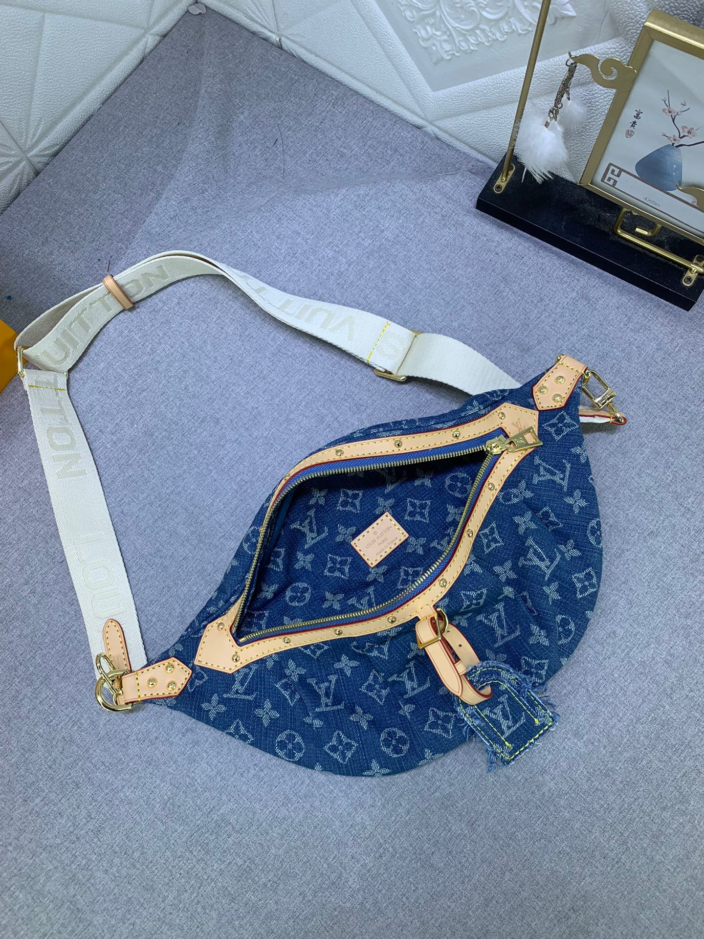 LV DISCOVERY Denim waist pack