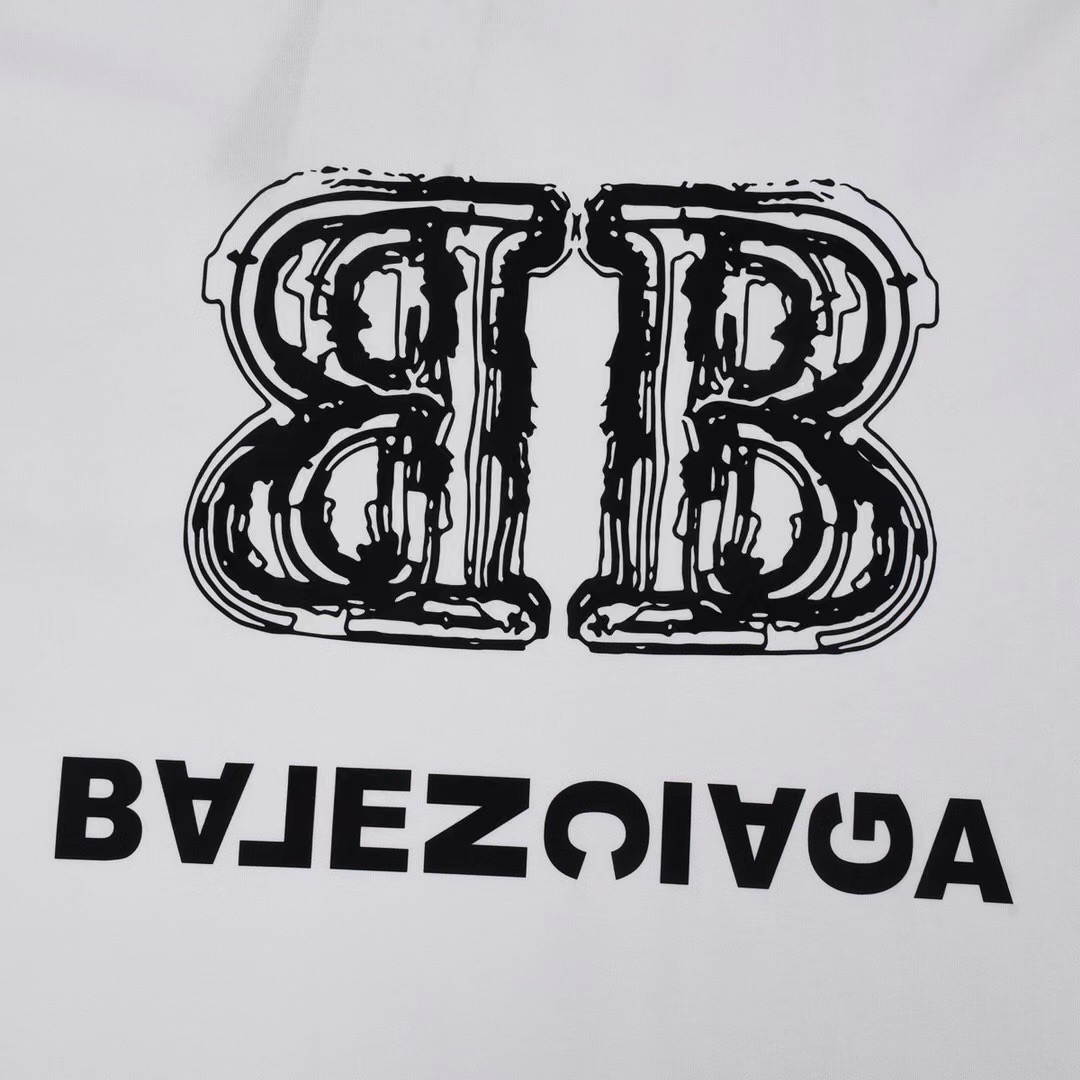 BALENCIAGA T shirt