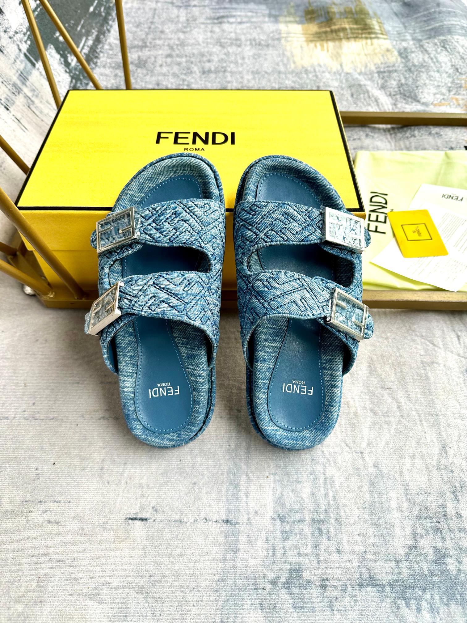 FENDI FEEL Sandals