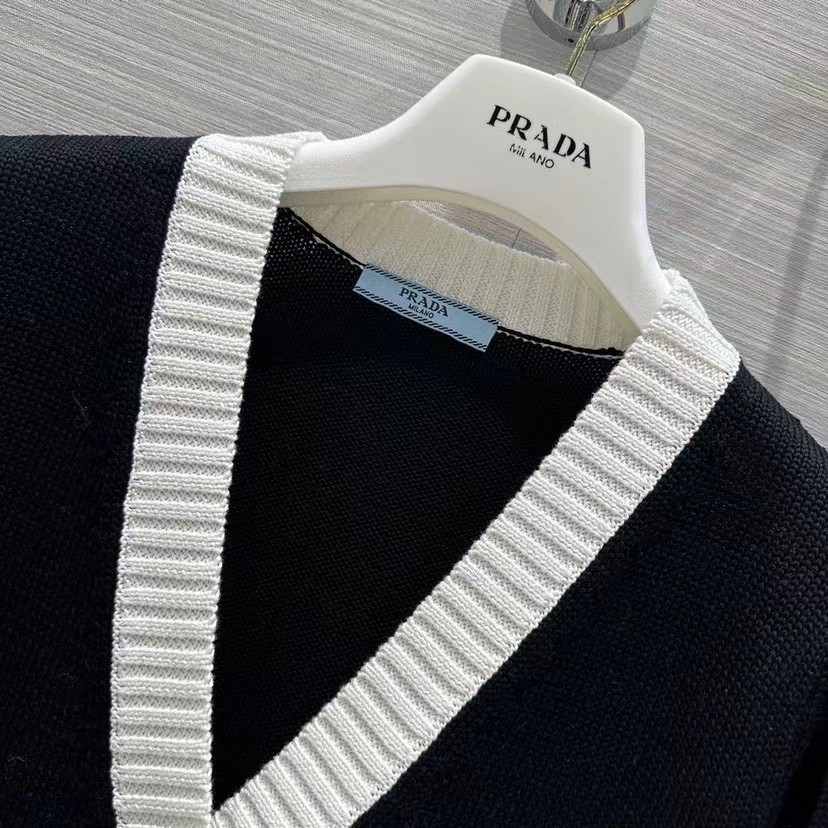 PRADA knit sweater
