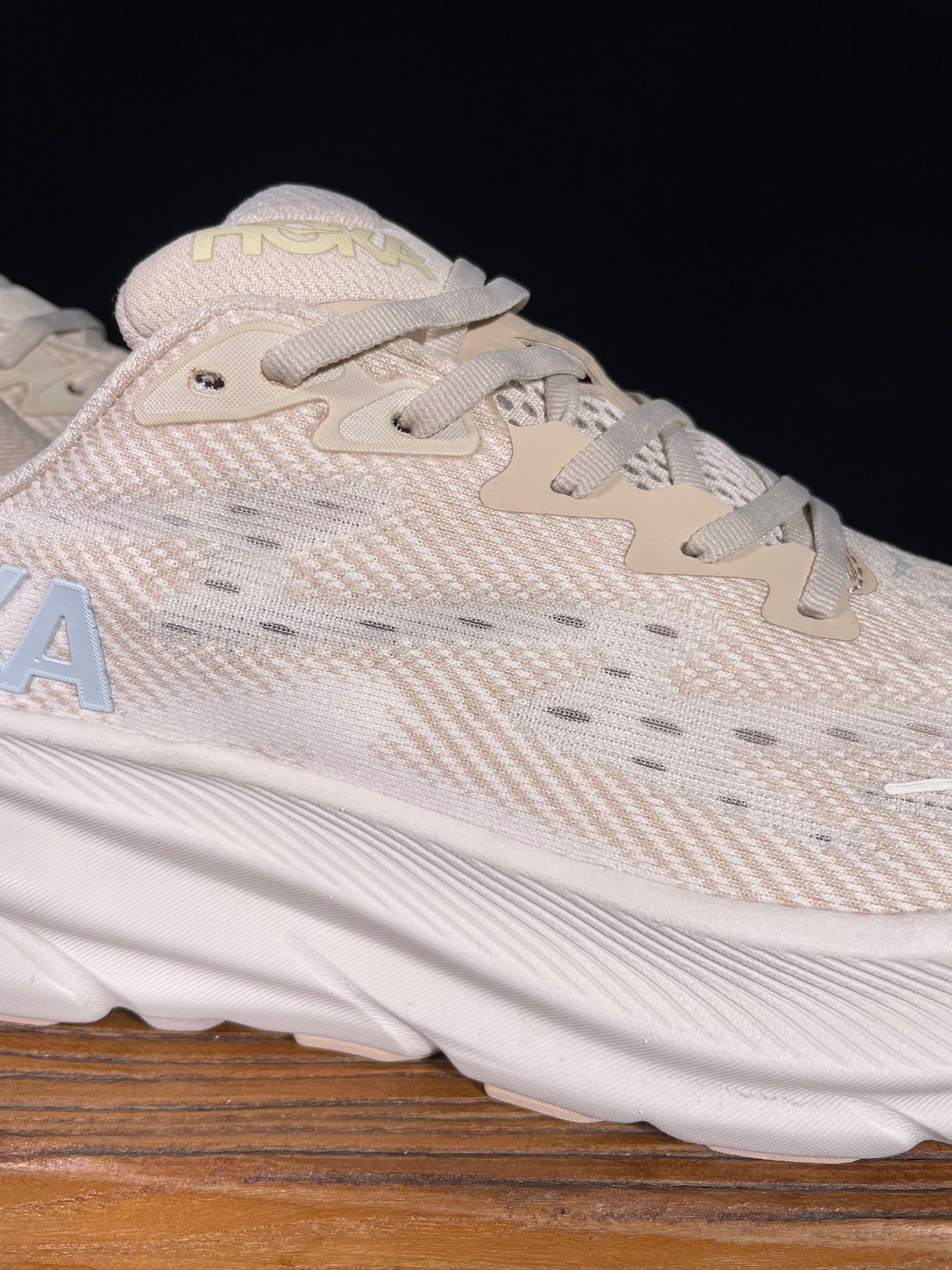 HOKA One One Clifton 9 Running shoes