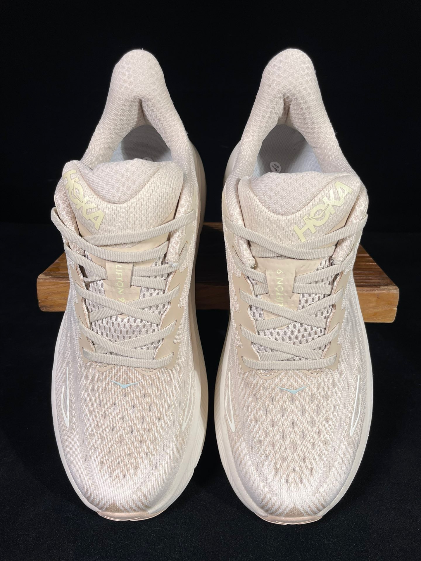 HOKA One One Clifton 9 Running shoes