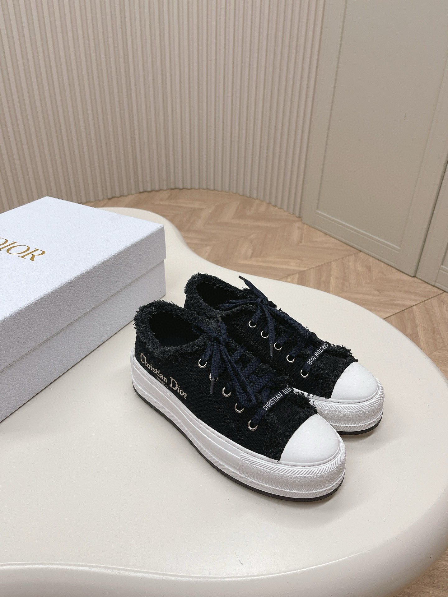 DIOR Walk'n Sneakers