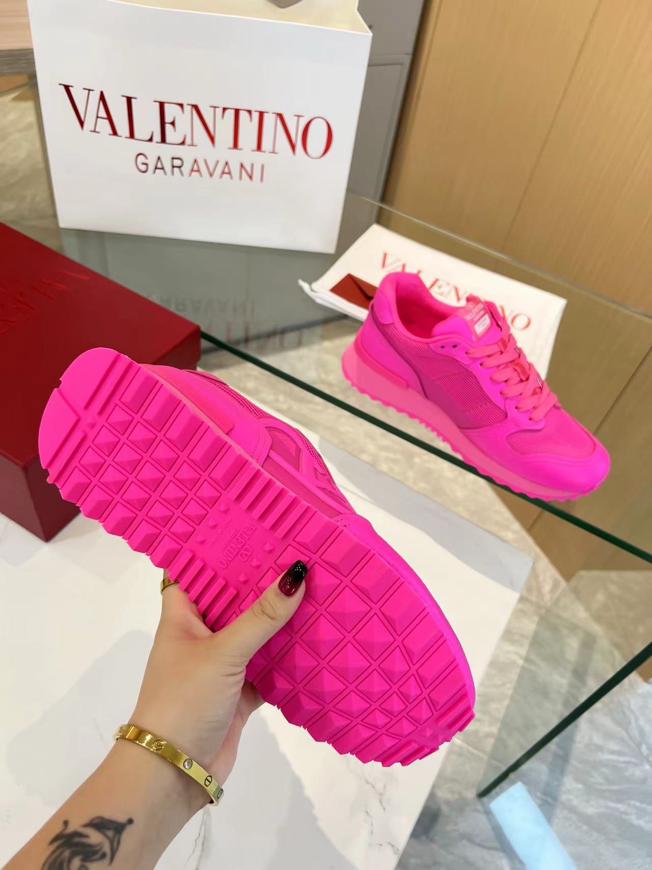 VALENTINO Sneakers