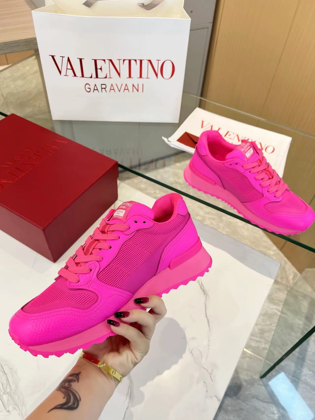 VALENTINO Sneakers