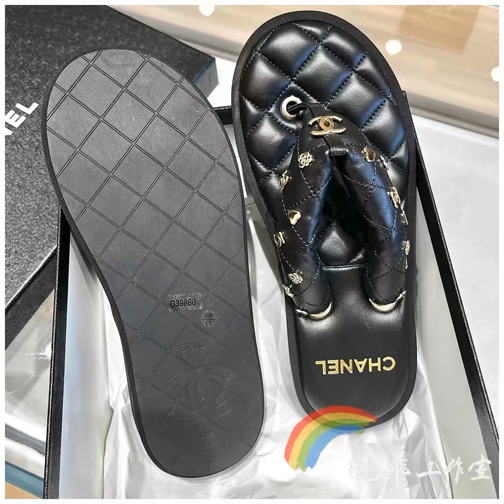 CHANEL Flip flops