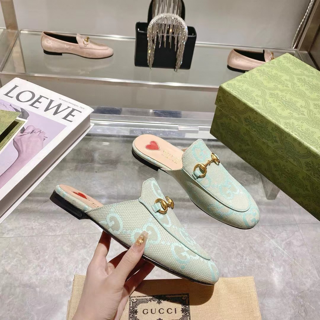 GUCCI Monogram Logo Buckled Loafer