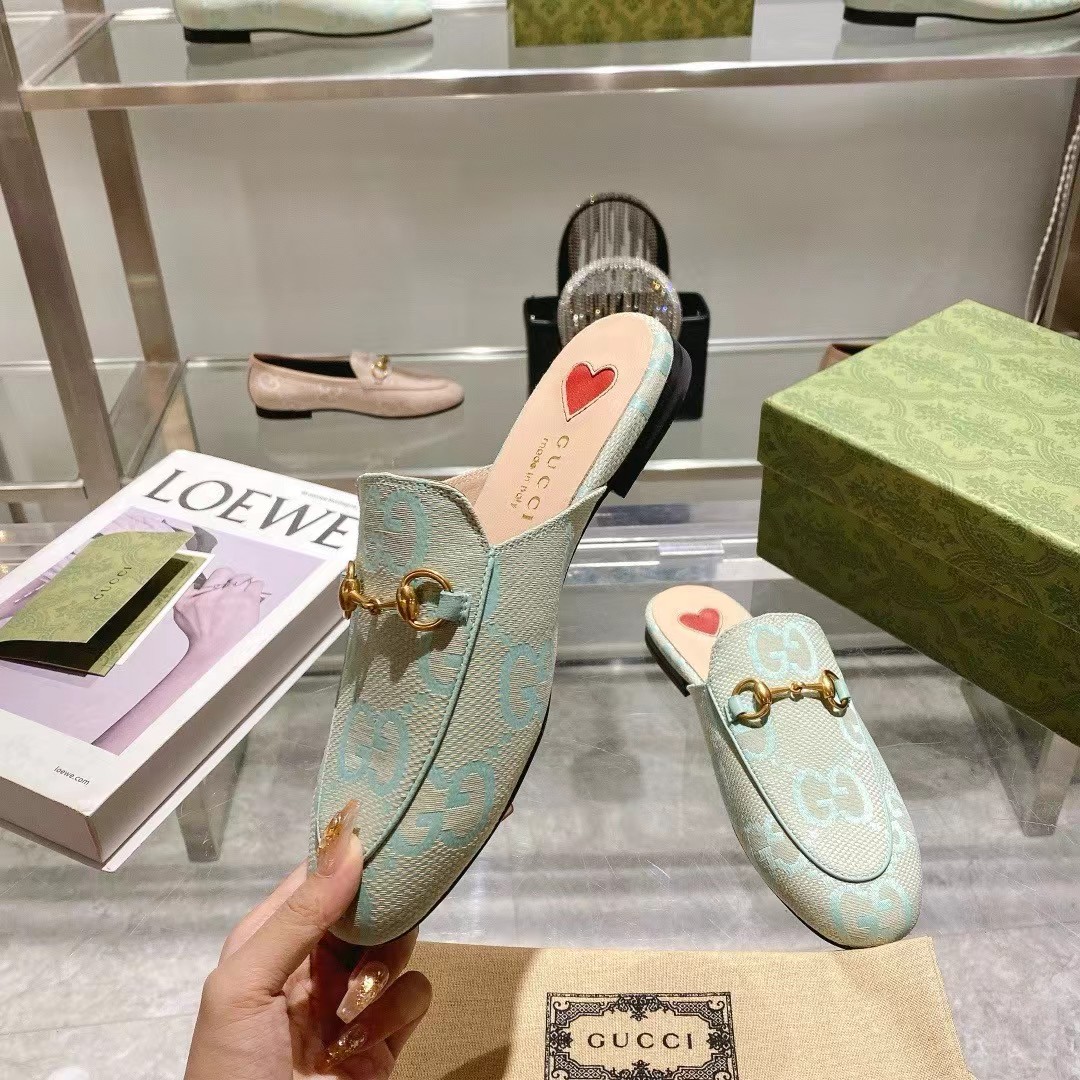 GUCCI Monogram Logo Buckled Loafer