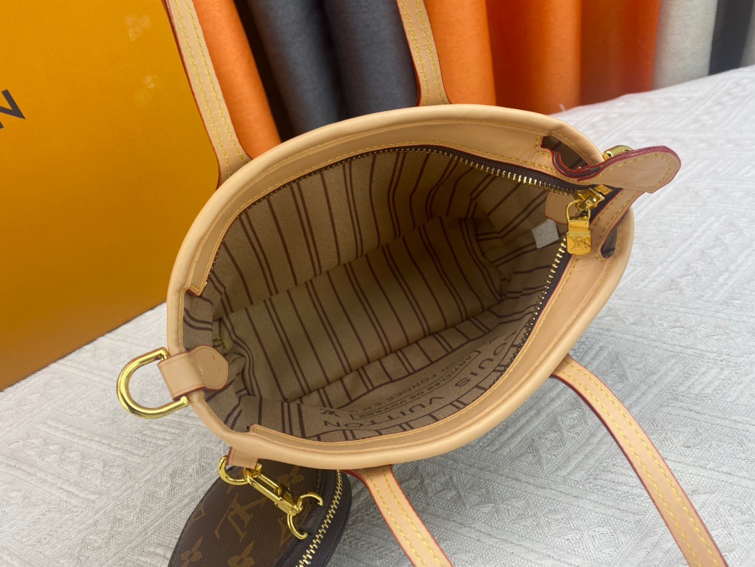 LV ON THE GO Handbag