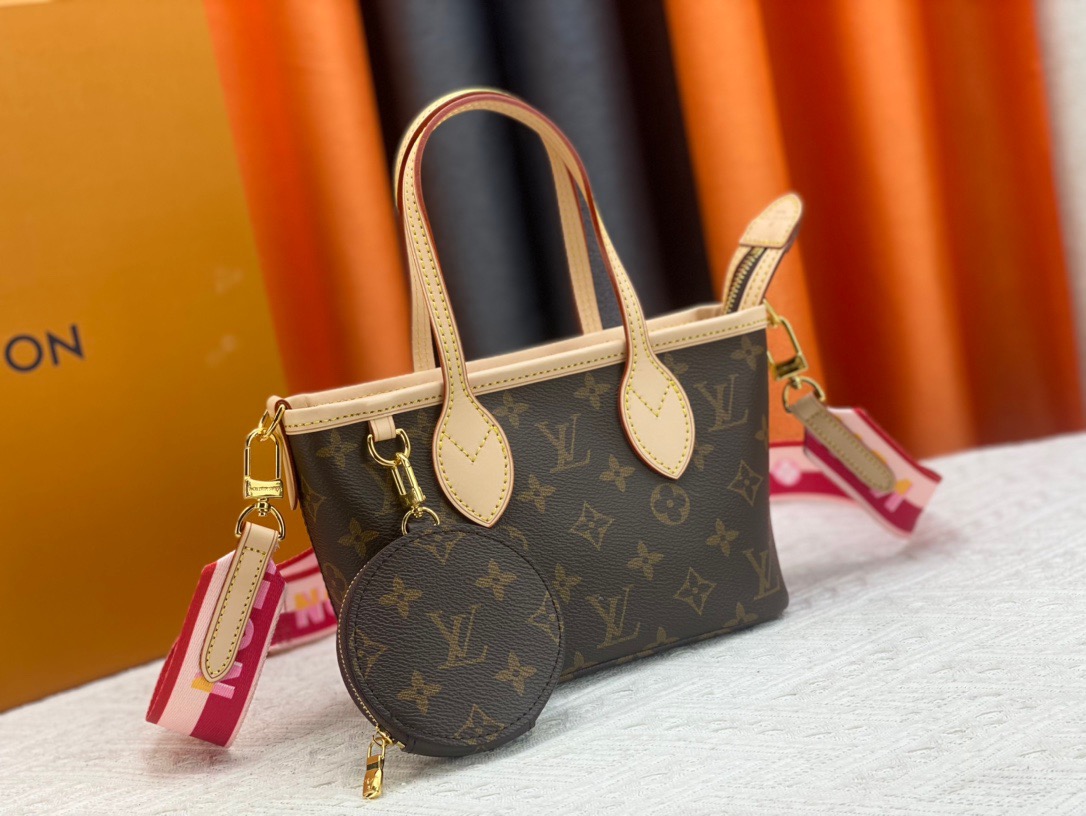 LV ON THE GO Handbag